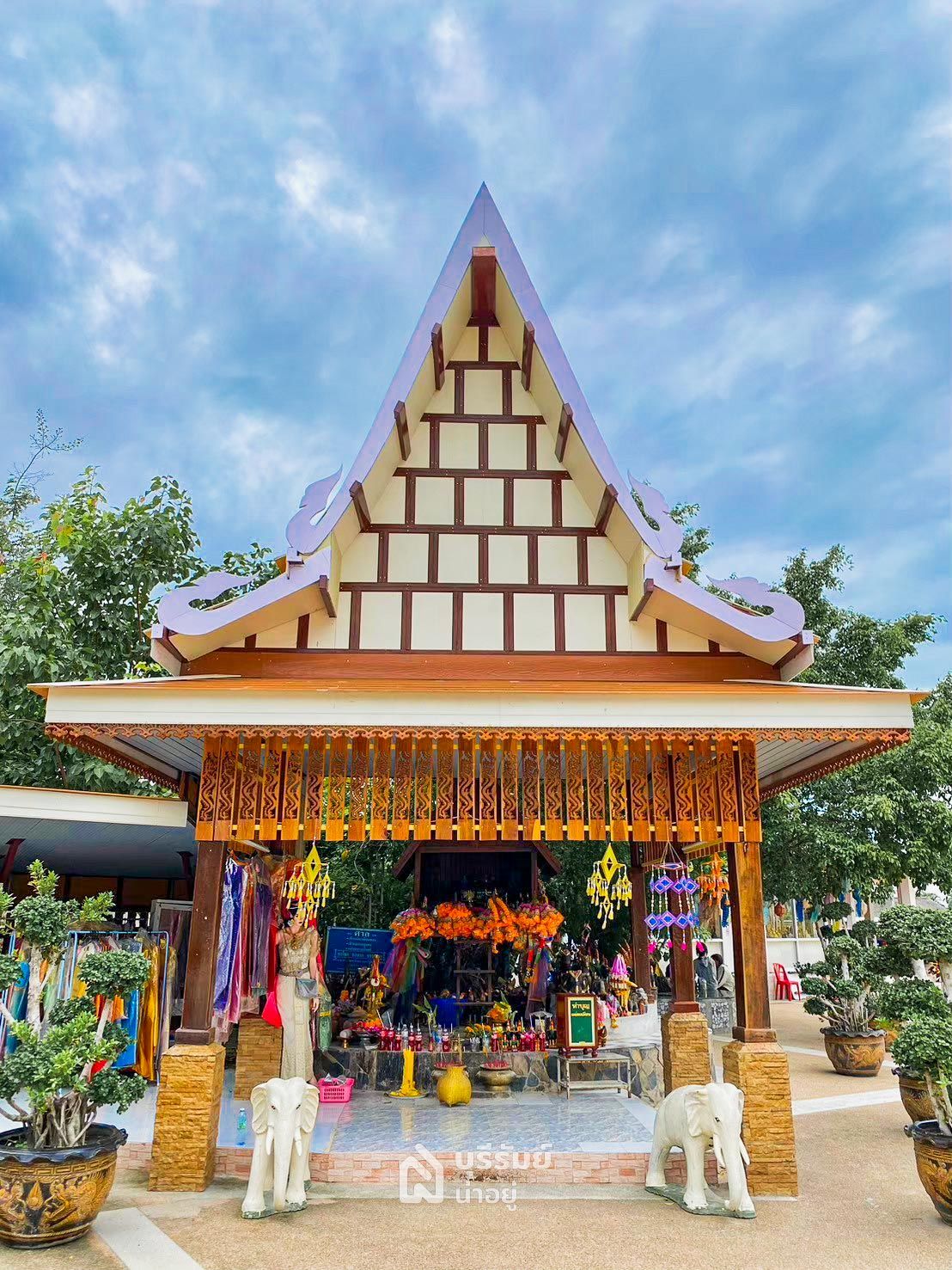 ศาลเจ้าแม่ตะเคียนทอง