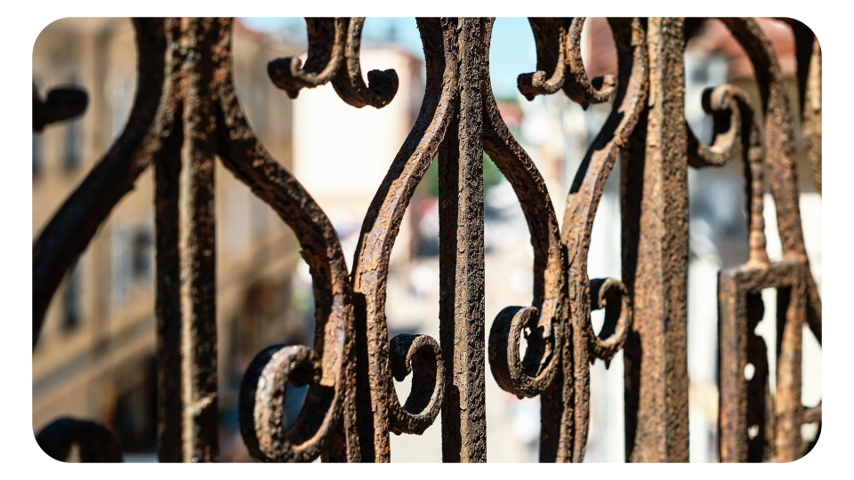 เหล็กดัน กันสาด สนิมขึ้น ถึงเวลารีโนเวทบ้าน