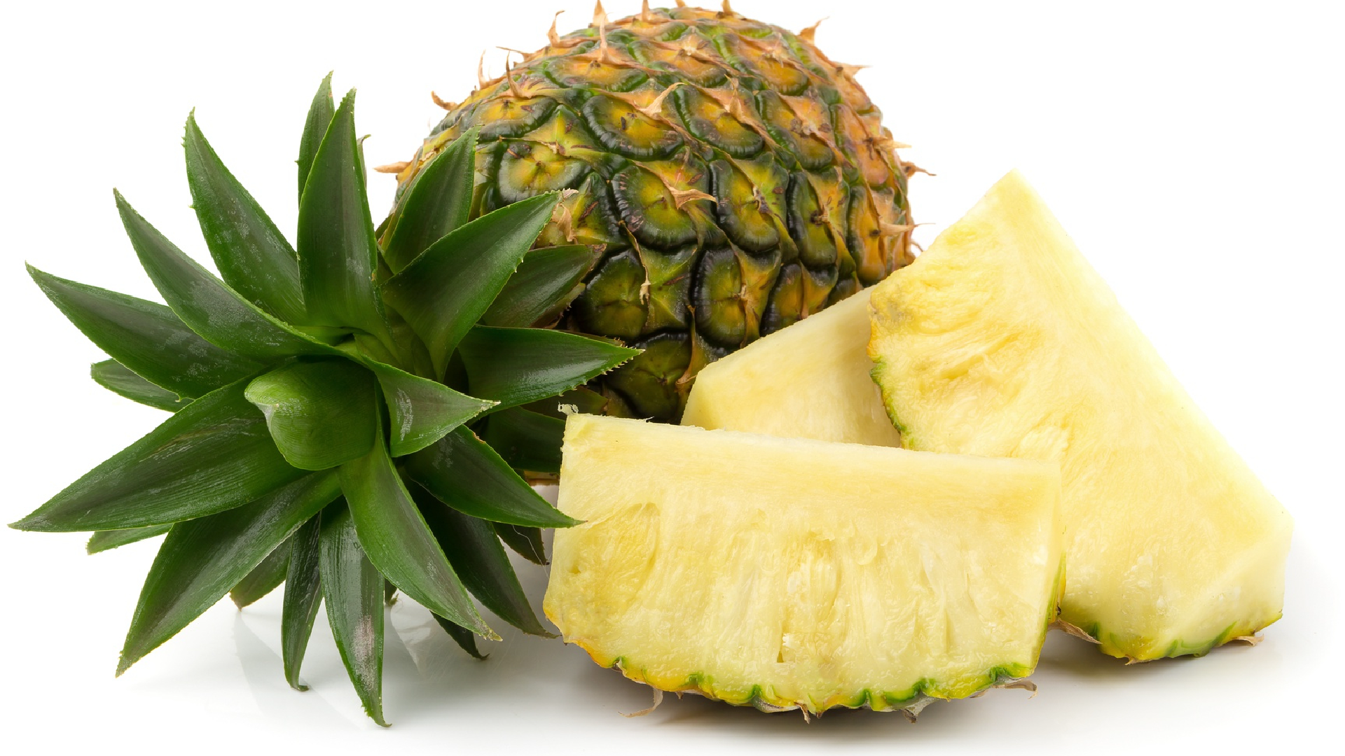 สับปะรดเรียกว่า "อั้งไล้" ซึ่งพ้องเสียงกับคำที่มีความหมายว่า โชคลาภกำลังมาถึง